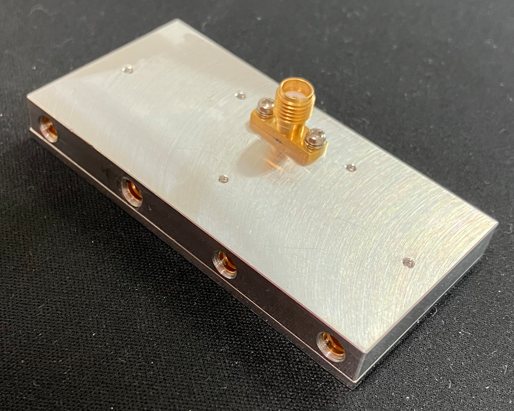 X-Band 1:4 Power Divider 제품 사진