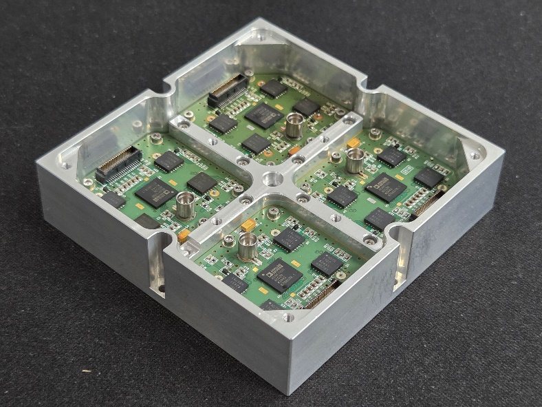 X-Band 16CH T/R Module 제품 사진